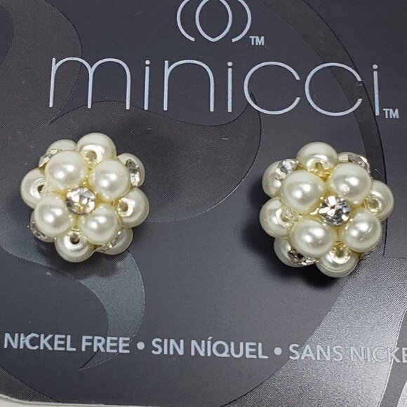 Women's Stunning MINICCI Clusted Off-white Beads Sparkle Crystal Stud Earrings - Picture 5 of 8